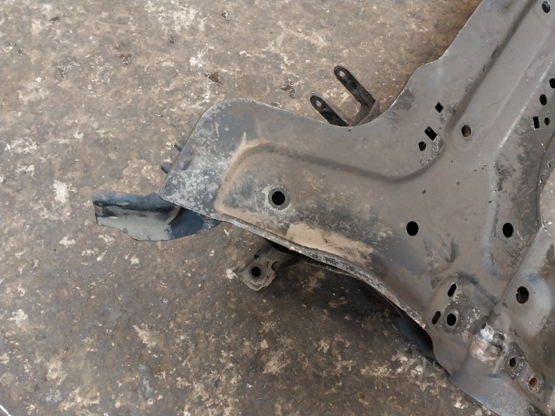 Балка подмоторная