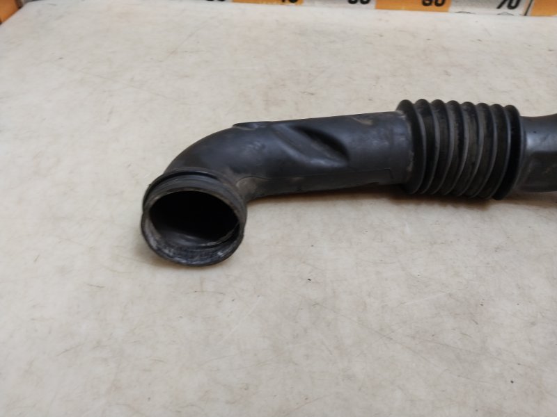 Патрубок воздушного фильтра