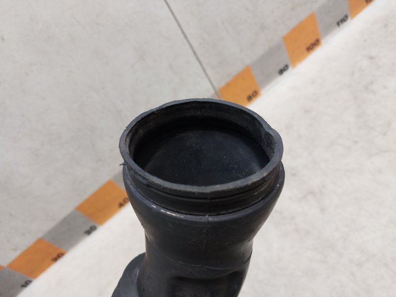 Патрубок воздушного фильтра