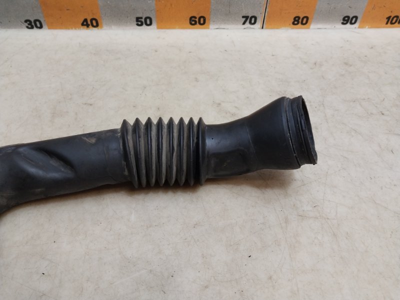 Патрубок воздушного фильтра