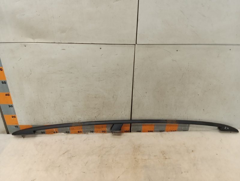 Рейлинг (релинг) правый (планка на крышу)