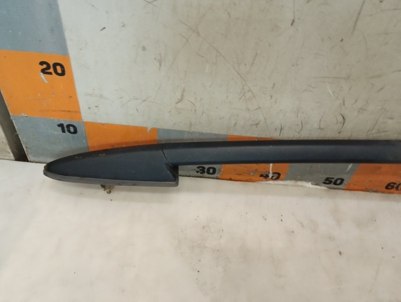 Рейлинг (релинг) правый (планка на крышу)