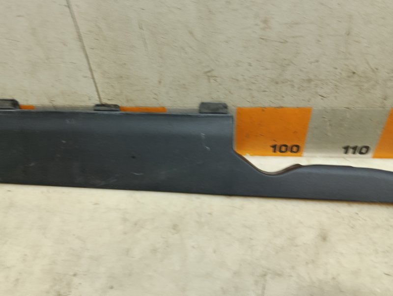 Накладка двери багажника