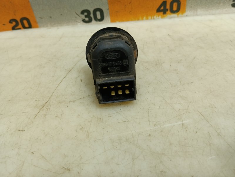 Кнопка регулировки зеркала