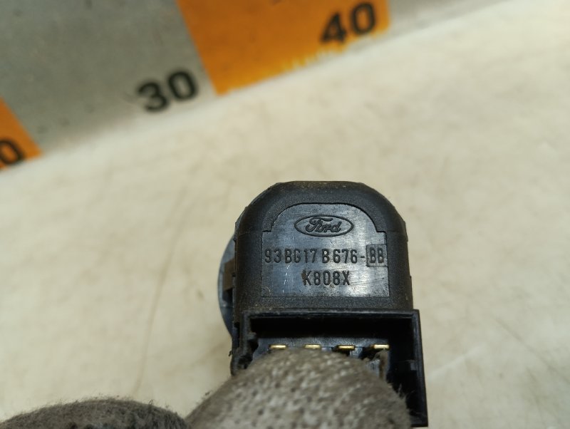 Кнопка регулировки зеркала