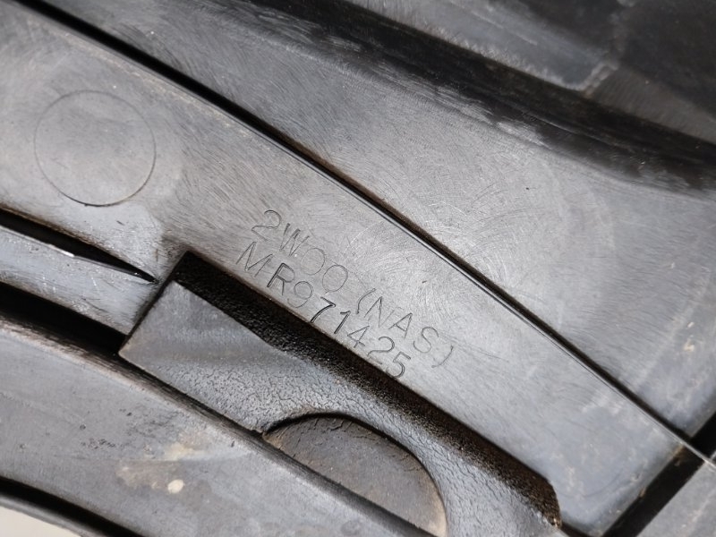 Решетка стеклоочистителей (Жабо)