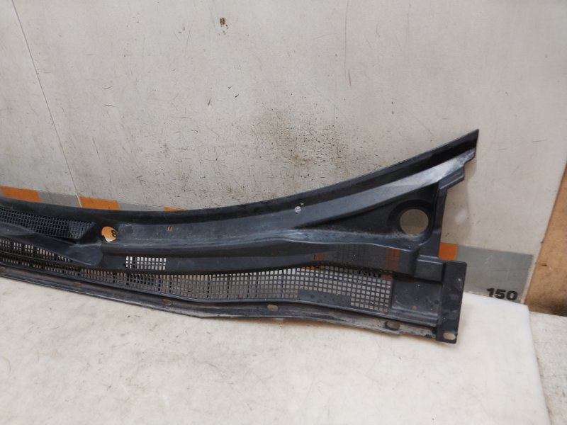 Решетка стеклоочистителей (Жабо)