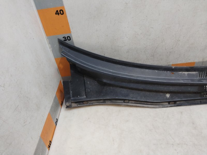 Решетка стеклоочистителей (Жабо)