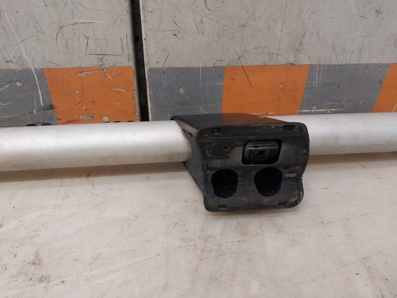 Рейлинг (релинг) левый (планка на крышу)