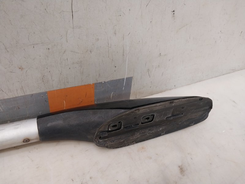 Рейлинг (релинг) правый (планка на крышу)