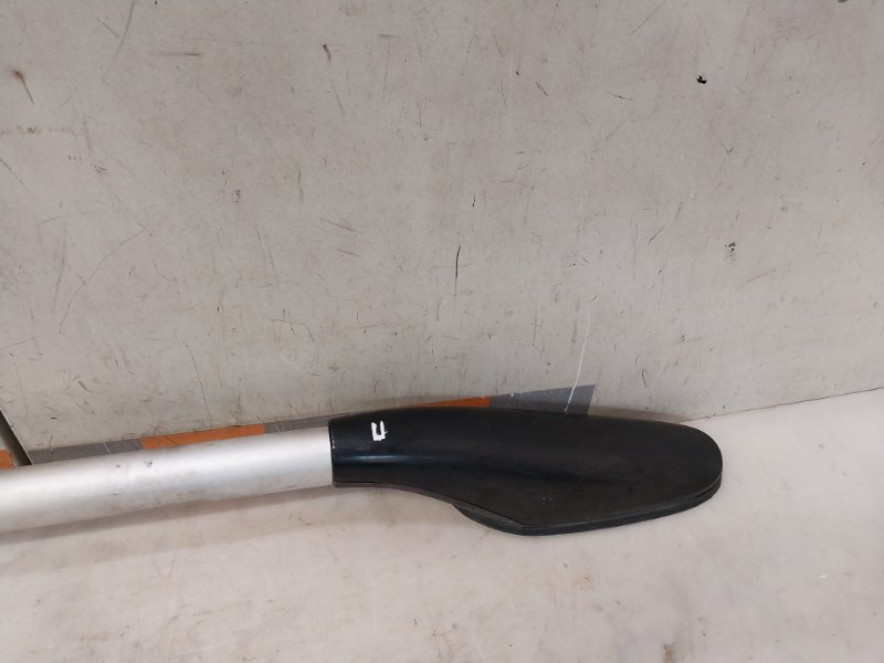 Рейлинг (релинг) правый (планка на крышу)