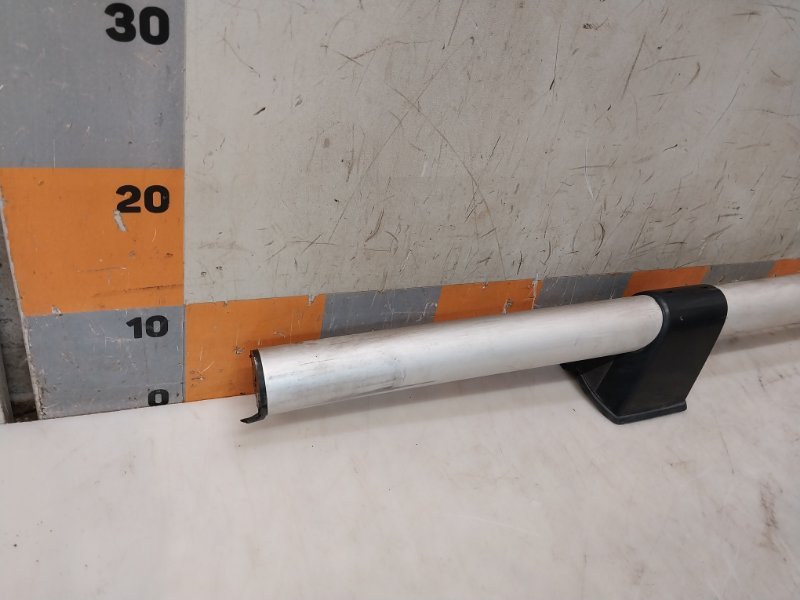 Рейлинг (релинг) правый (планка на крышу)