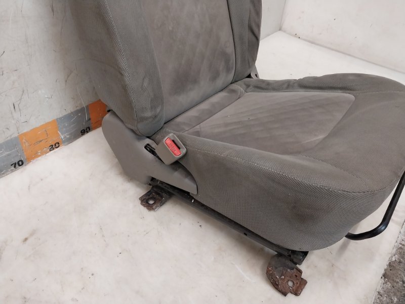 Сиденье переднее левое