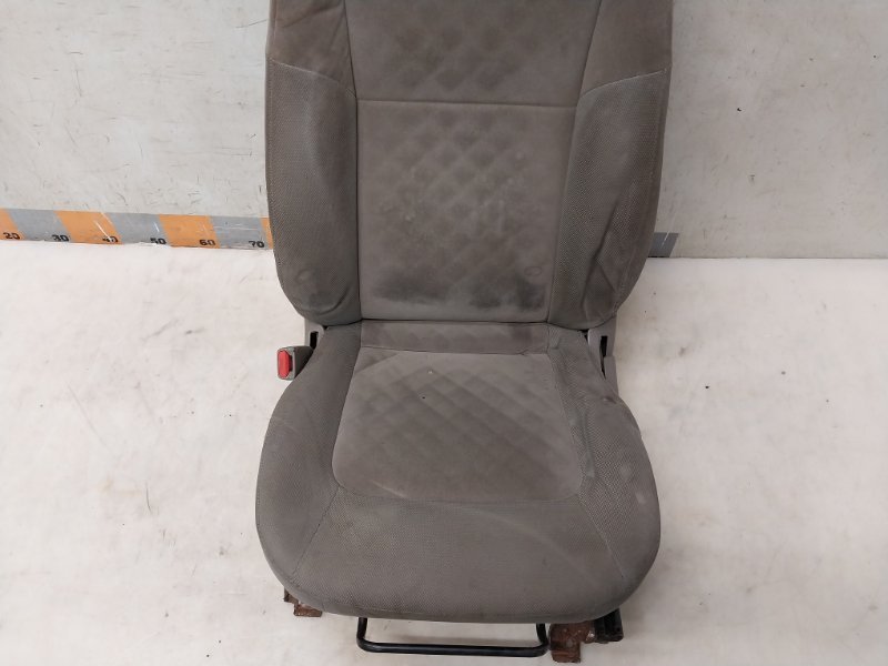 Сиденье переднее левое