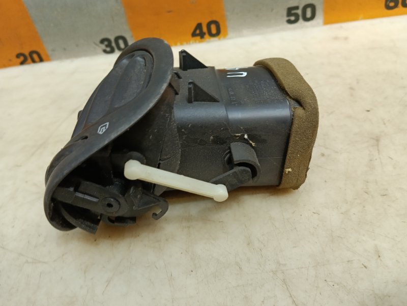 Дефлектор воздушный