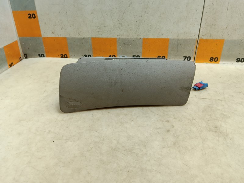 Подушка безопасности пассажирская (в торпедо)