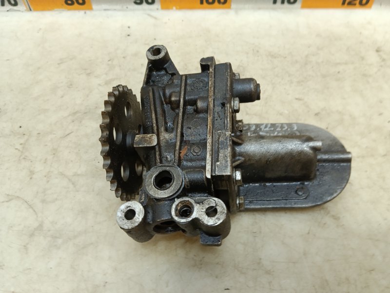 Насос масляный