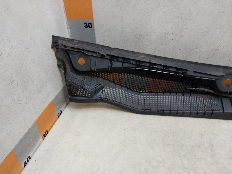 Решетка стеклоочистителей (Жабо)