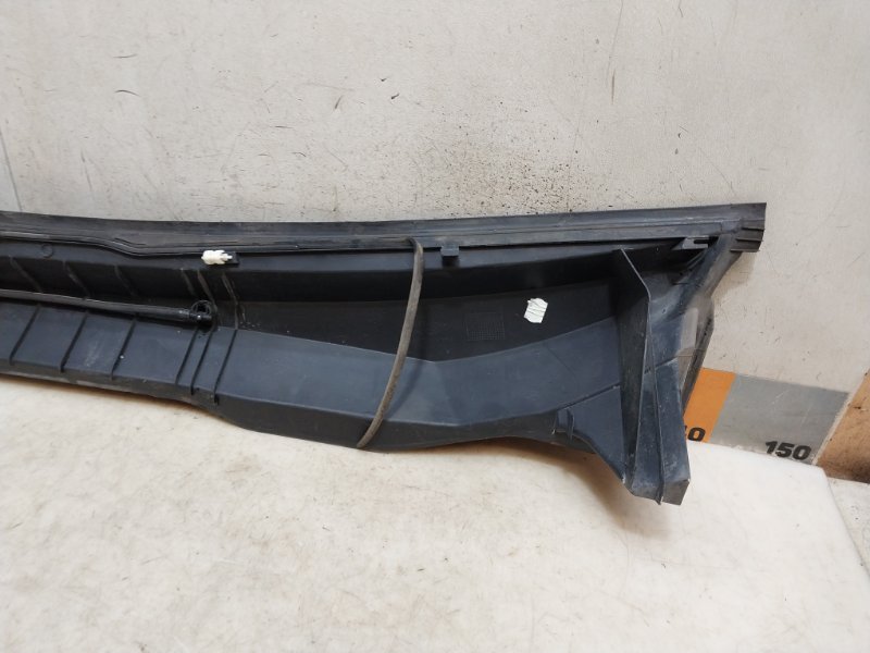 Решетка стеклоочистителей (Жабо)