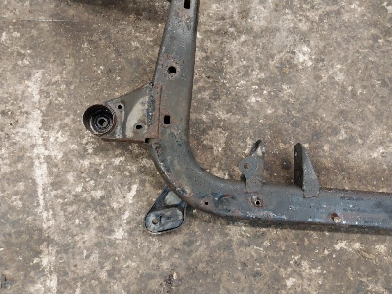 Балка подмоторная