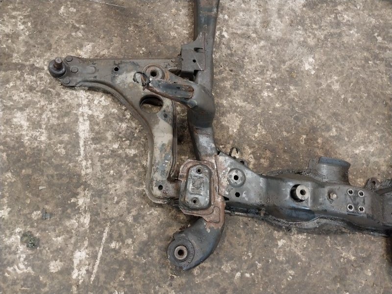 Балка подмоторная