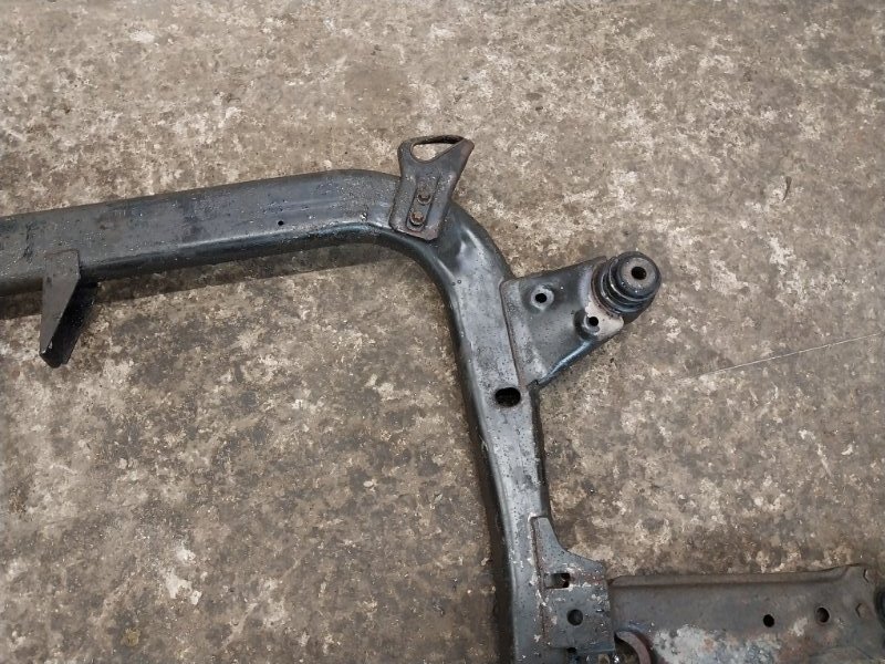 Балка подмоторная