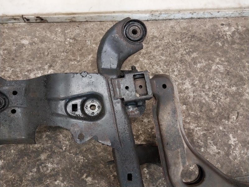 Балка подмоторная