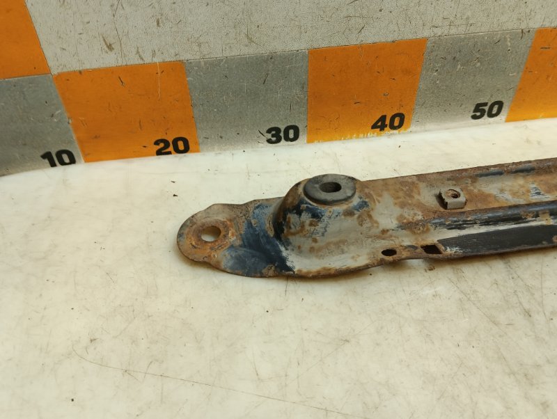 Балка подрадиаторная