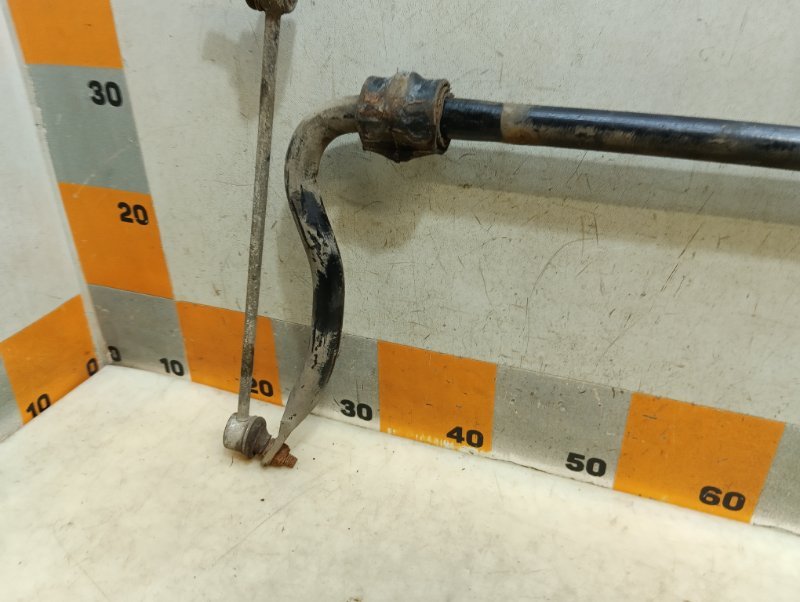 Стабилизатор передний