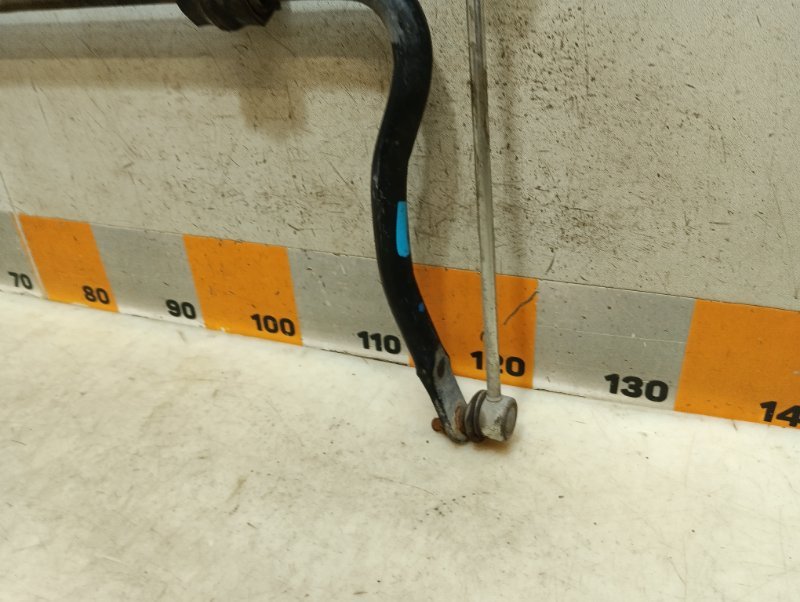 Стабилизатор передний