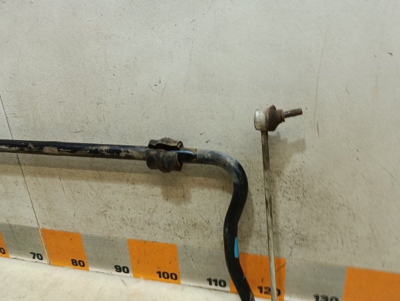 Стабилизатор передний