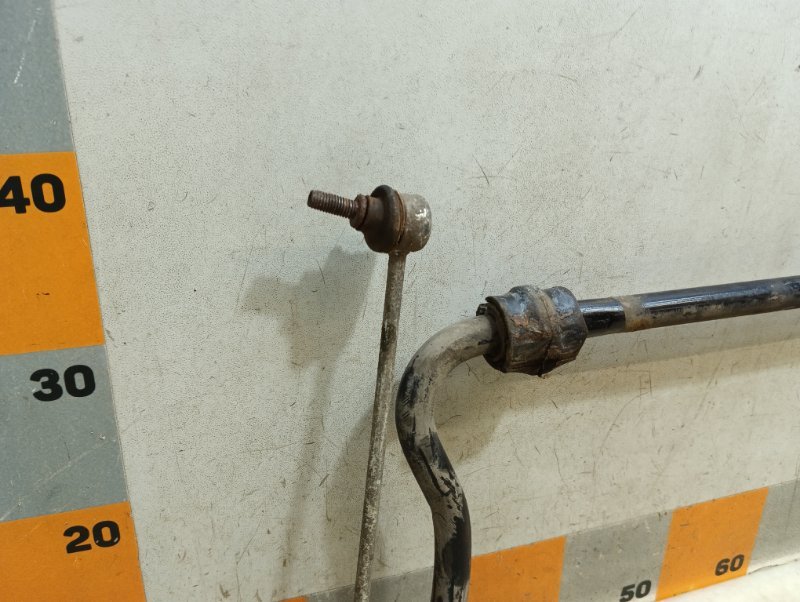 Стабилизатор передний