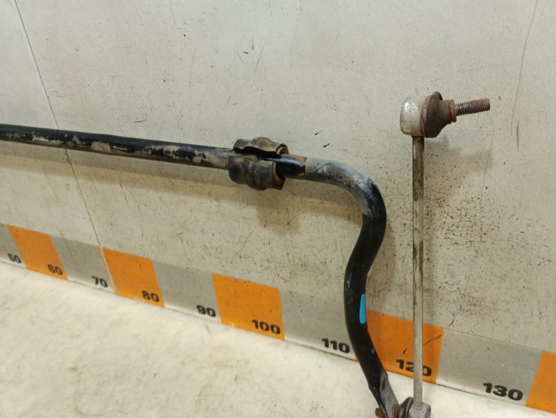 Стабилизатор передний