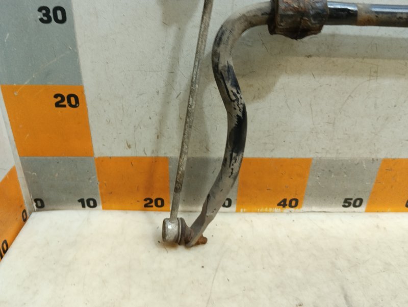 Стабилизатор передний