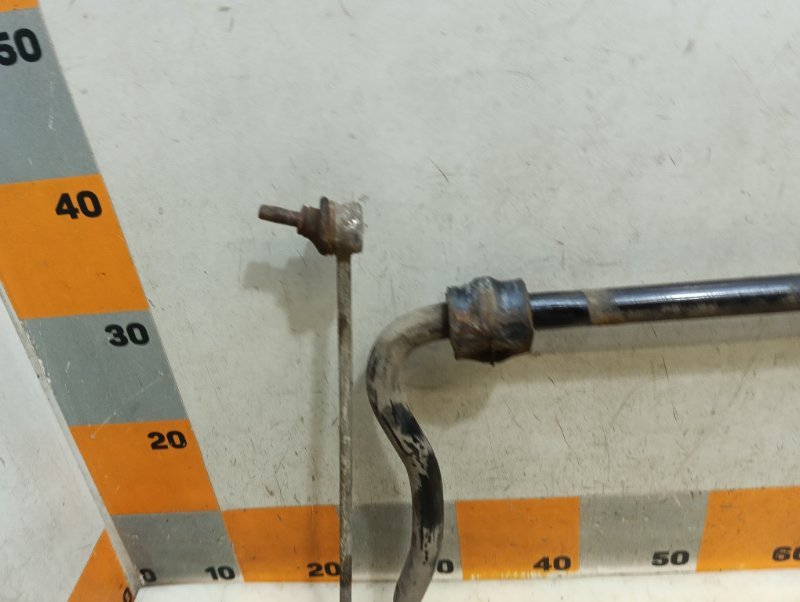 Стабилизатор передний