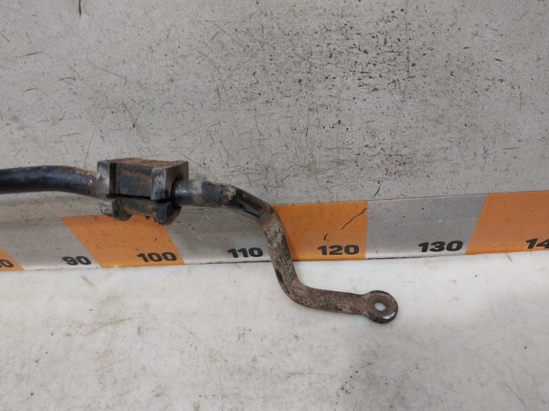 Стабилизатор передний