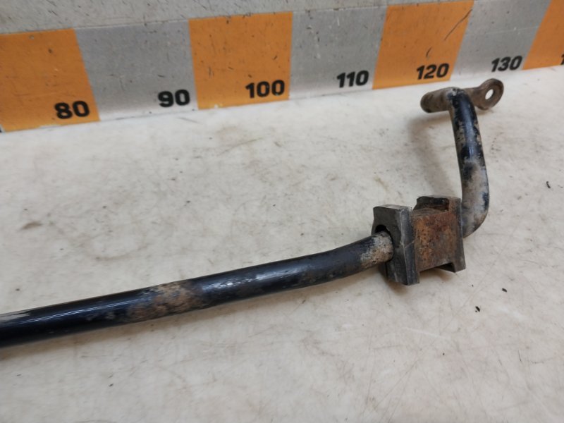 Стабилизатор передний