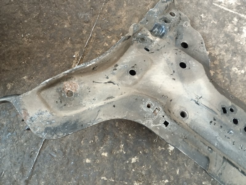 Балка подмоторная