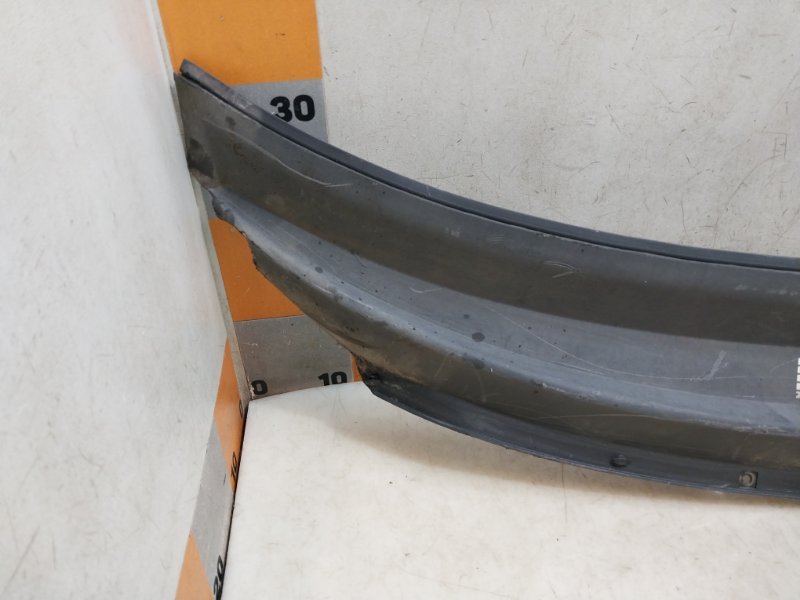 Решетка стеклоочистителей (Жабо)