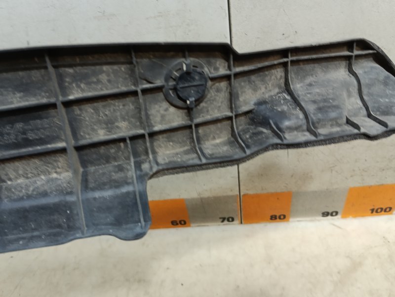 Накладка переднего крыла правого