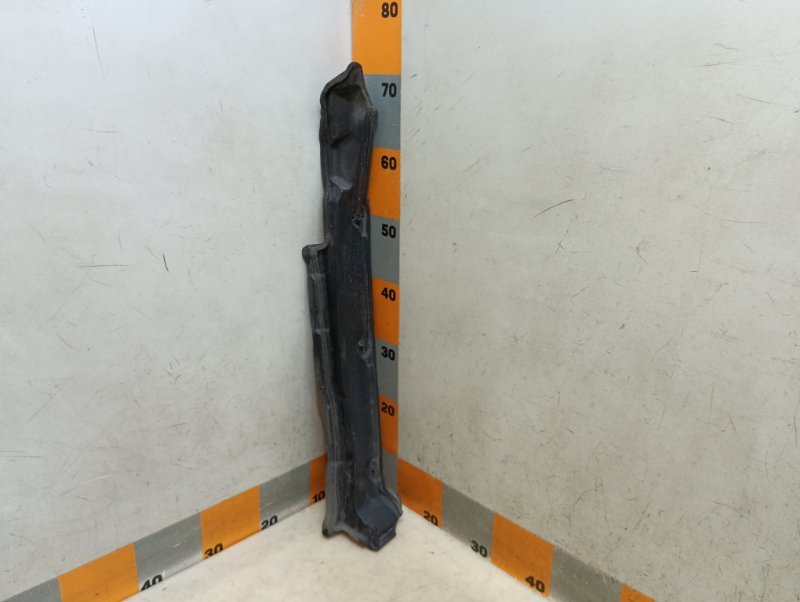 Накладка переднего крыла правого