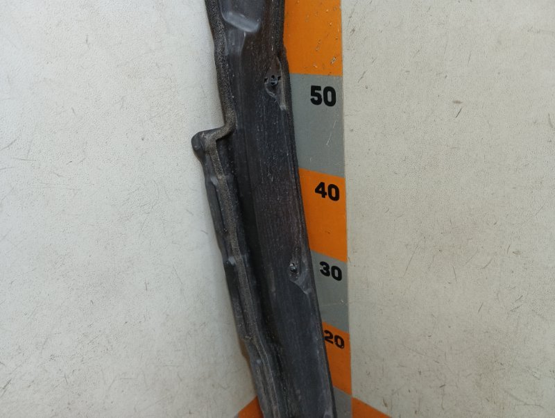 Накладка переднего крыла правого