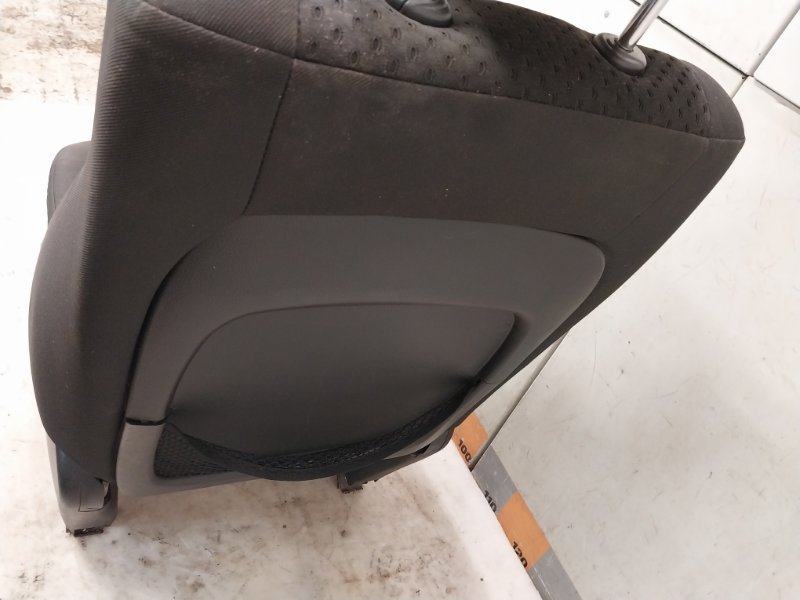 Сиденье переднее левое