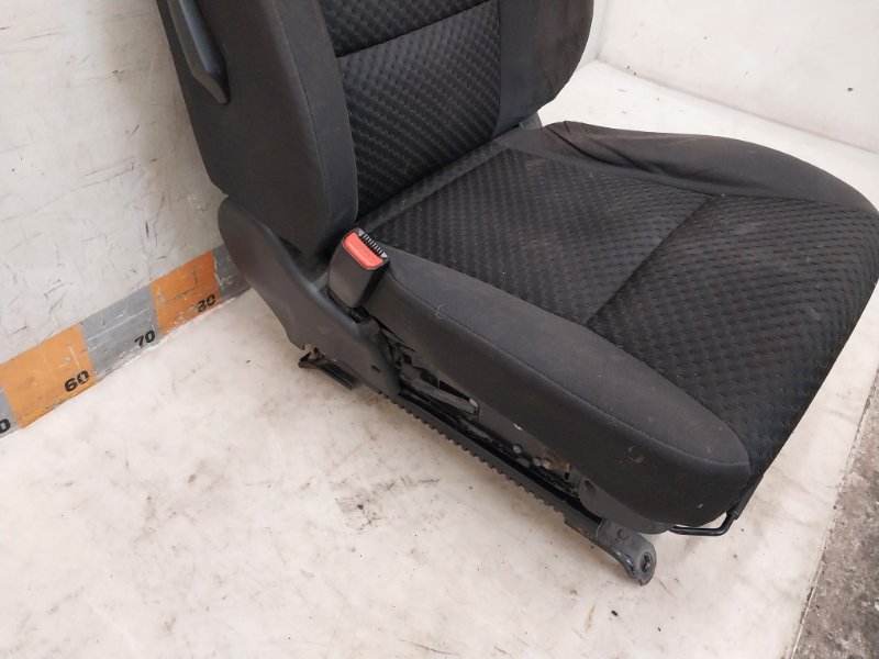 Сиденье переднее левое