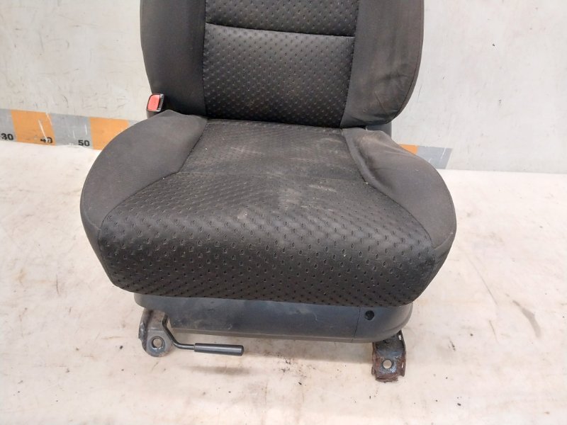 Сиденье переднее левое