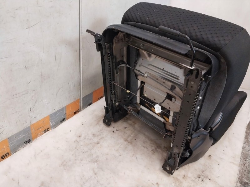 Сиденье переднее правое