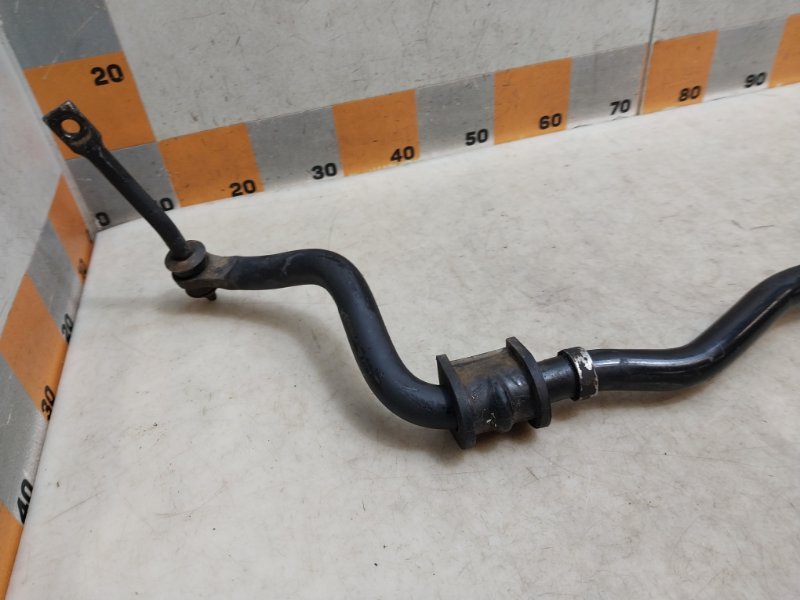 Стабилизатор передний