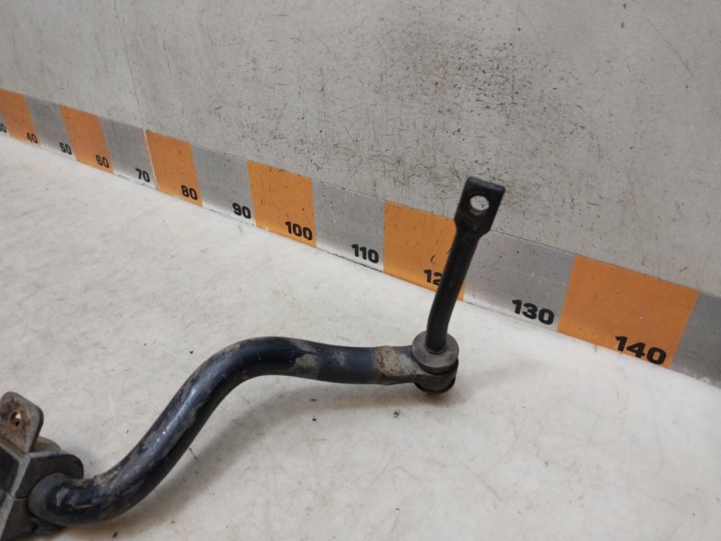 Стабилизатор передний