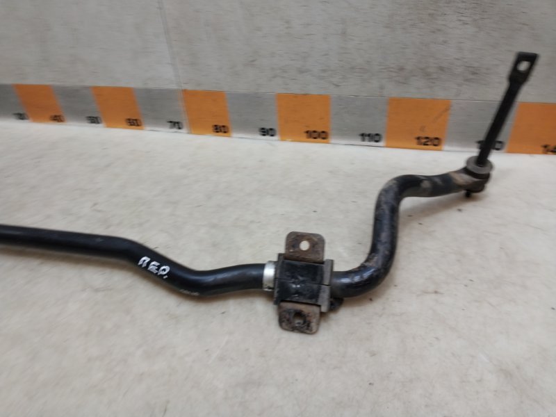 Стабилизатор передний