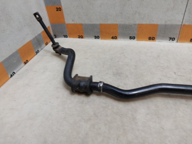 Стабилизатор передний